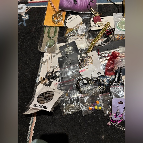 Jewlery bundle - Picture 4 of 5